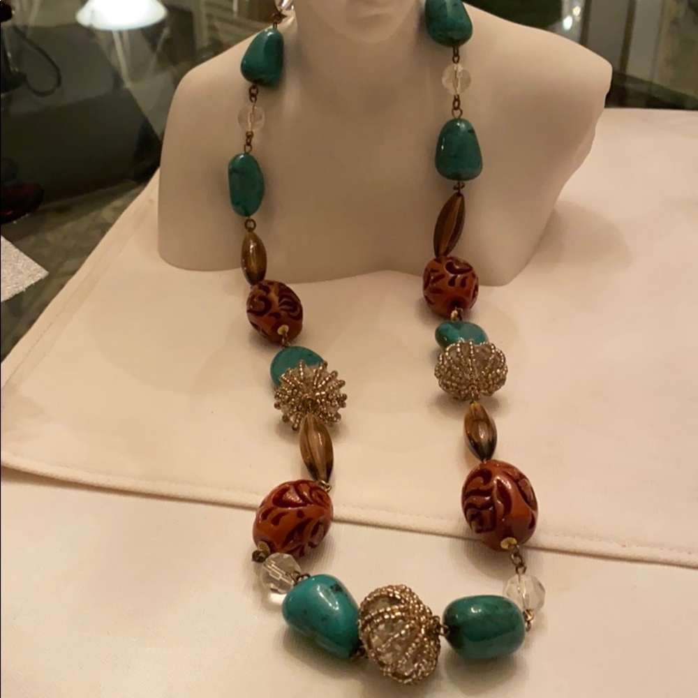 Joan Rivers long beaded necklace
